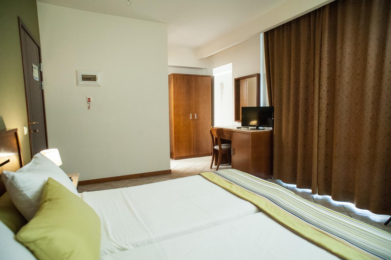 Hotel Aigli Peraía Eksteriør bilde
