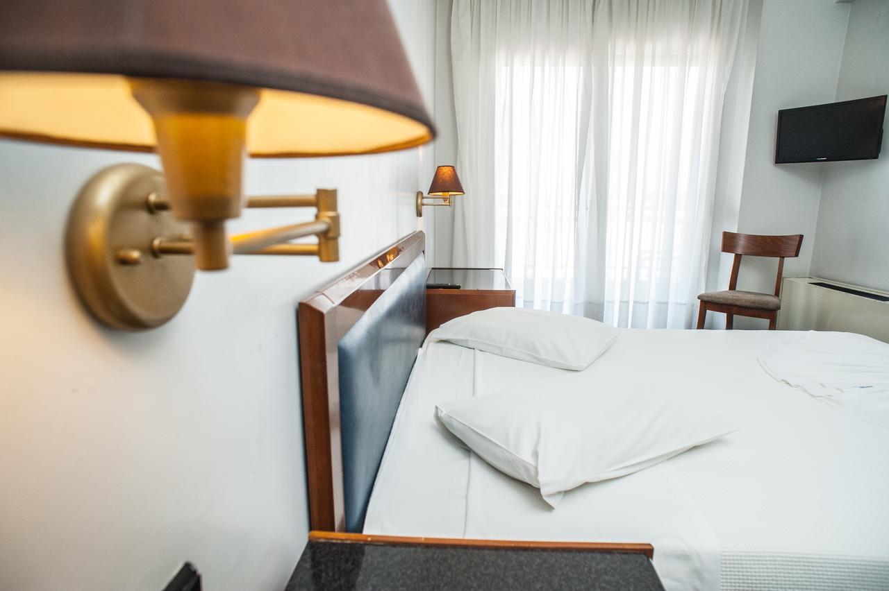 Hotel Aigli Peraía Eksteriør bilde